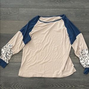 Women's Blue and Cream Raglan Top